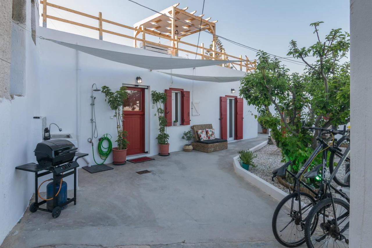 Milos Guesthouse Triovasálos Exteriör bild